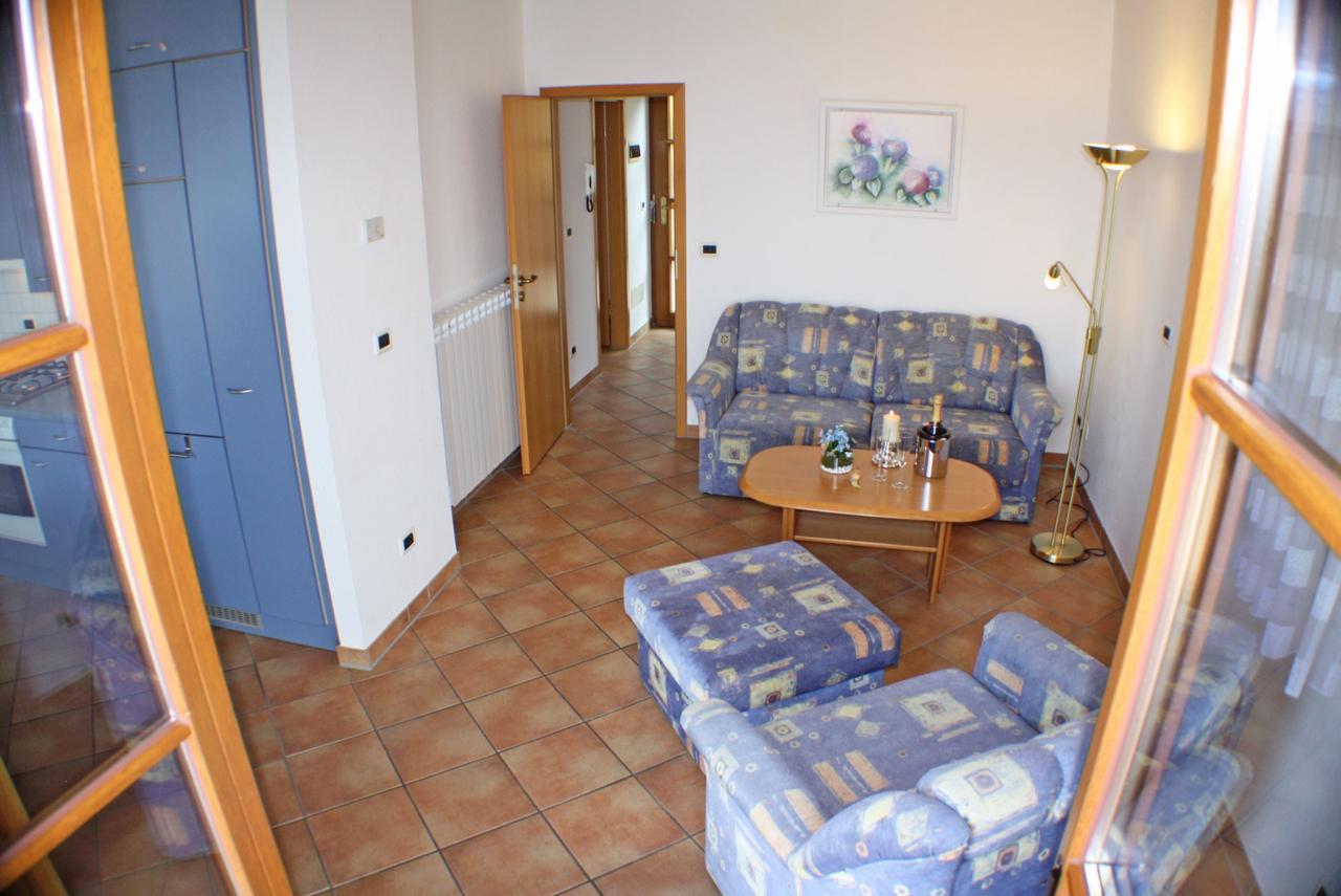 Case Bellissime Tronzano Lago Maggiore Exterior foto
